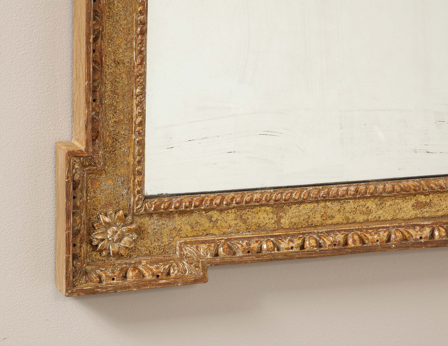 GILDED GEORGE II LOOKING GLASS c. 1730