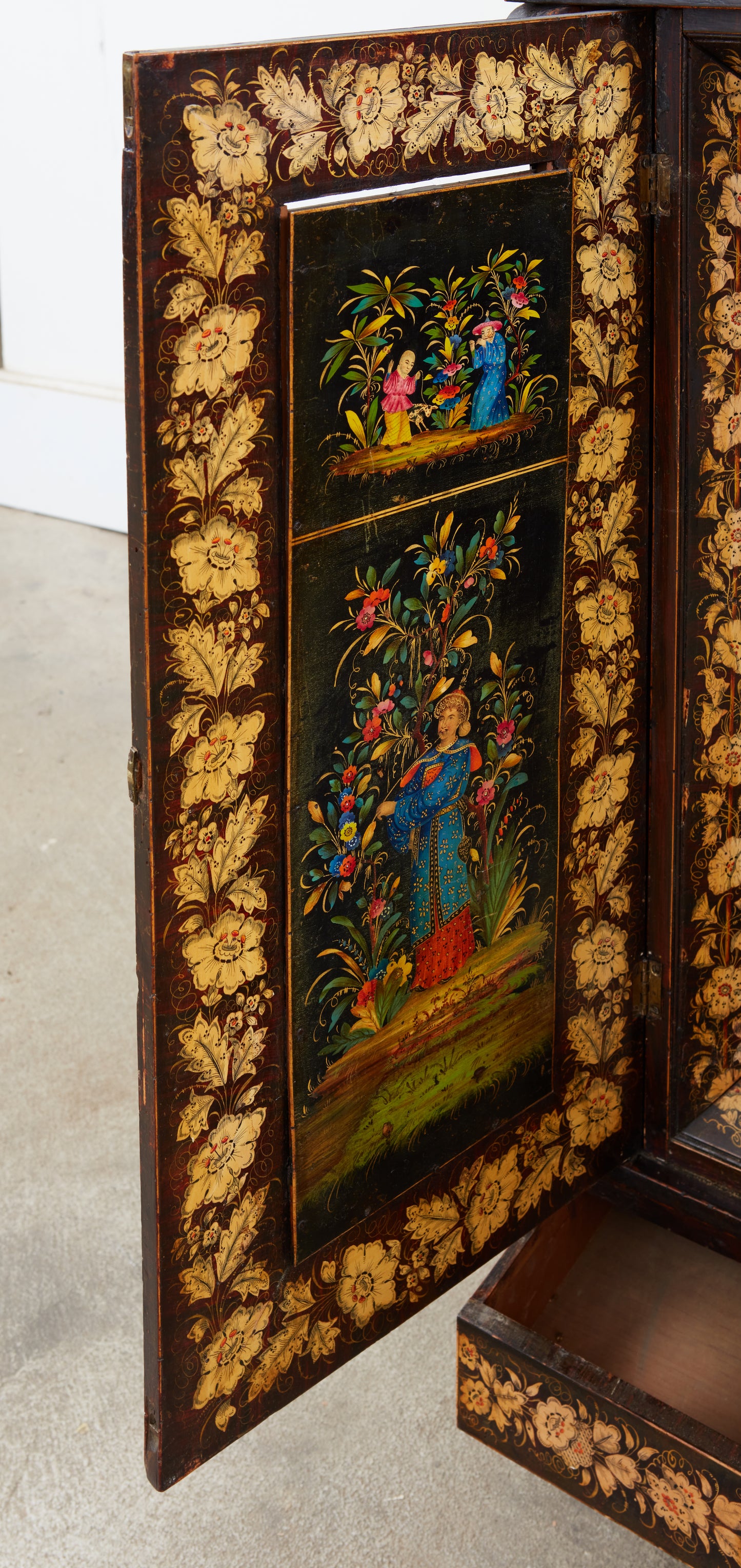Regency Parcel Gilt and Polychrome Japanned and Penwork Cabinet c. 1820