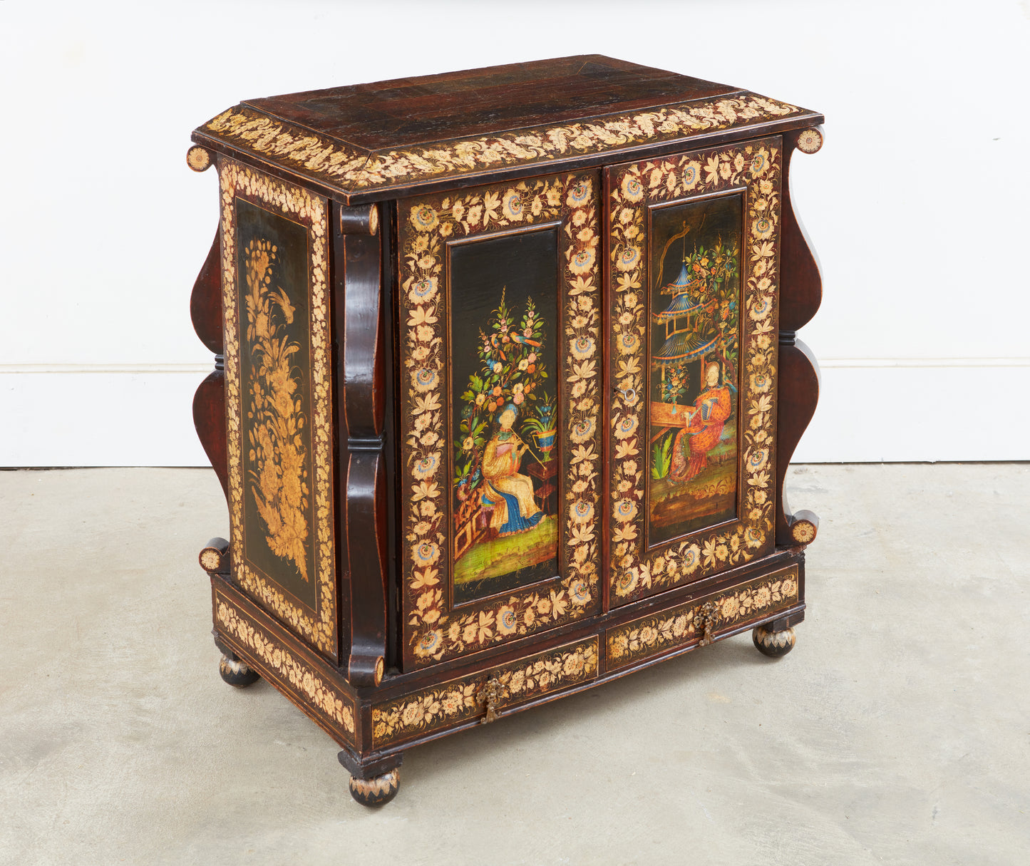 A VERY FINE REGENCY PARCEL GILT AND POLYCHROME JAPANNED AND PENWORK CABINET c. 1820
