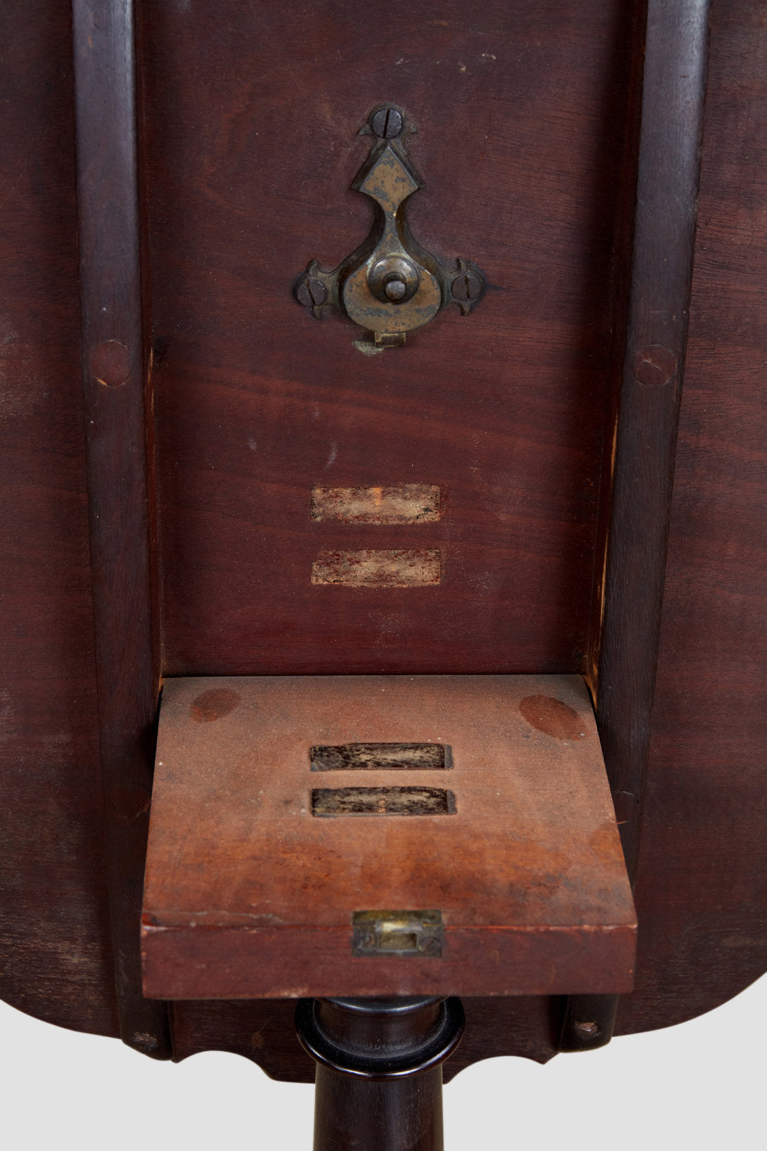 Mahogany Tripod Tea Table with Piecrust Top