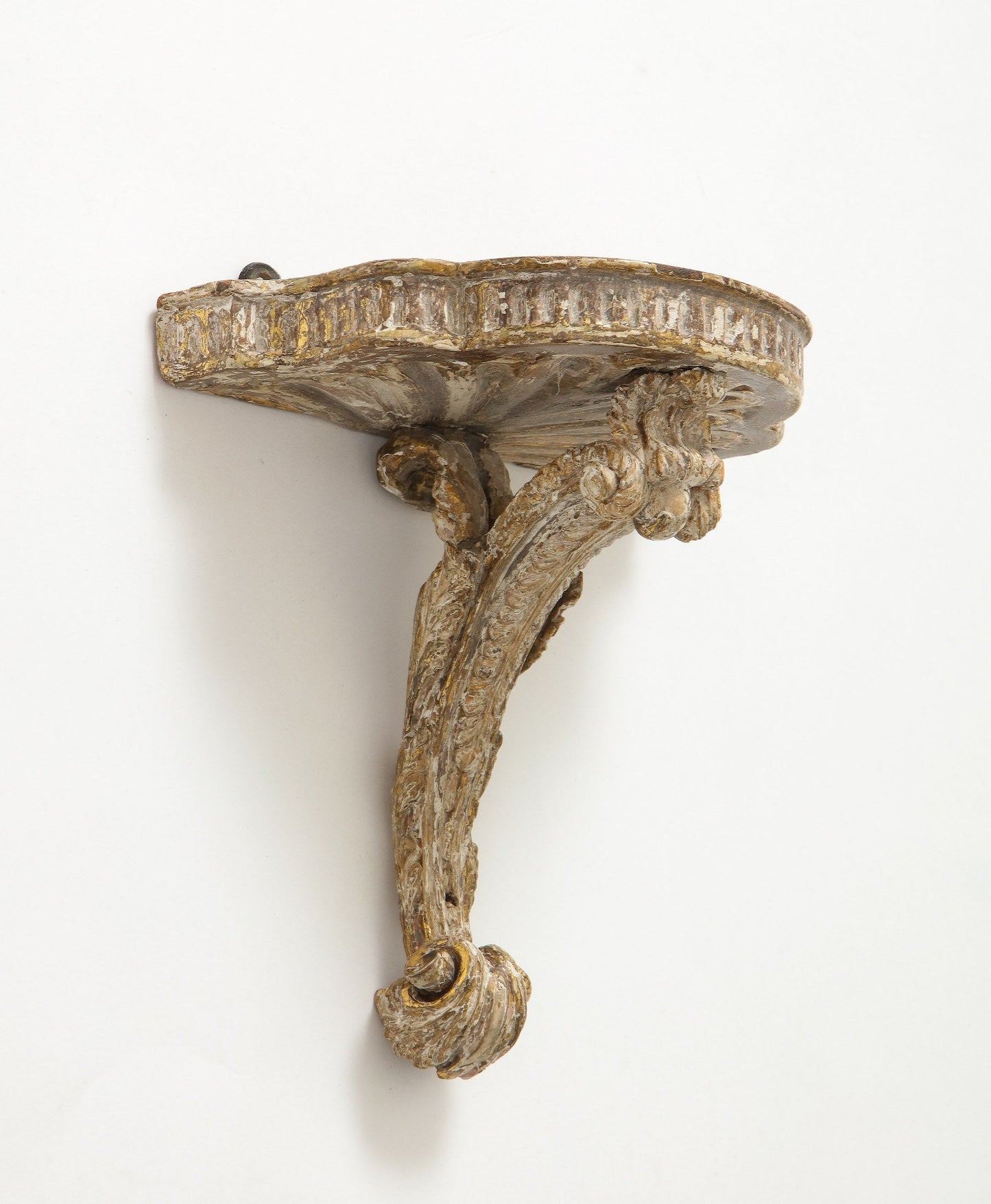 Neoclassical-Giltwood-Bracket-(single)-3