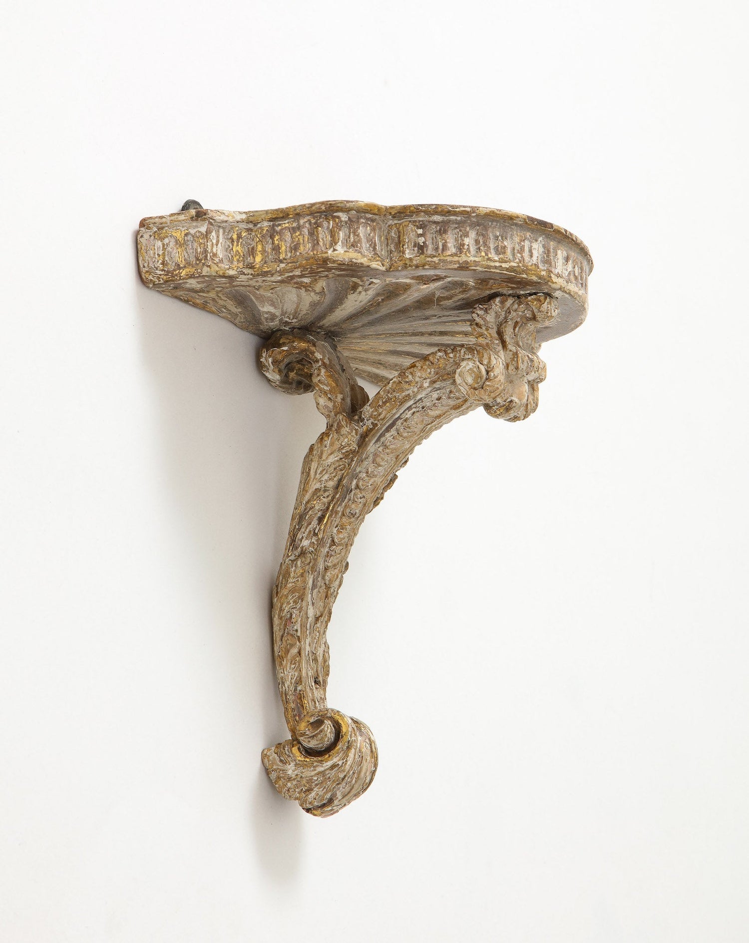 Neoclassical-Giltwood-Bracket-(single)-4