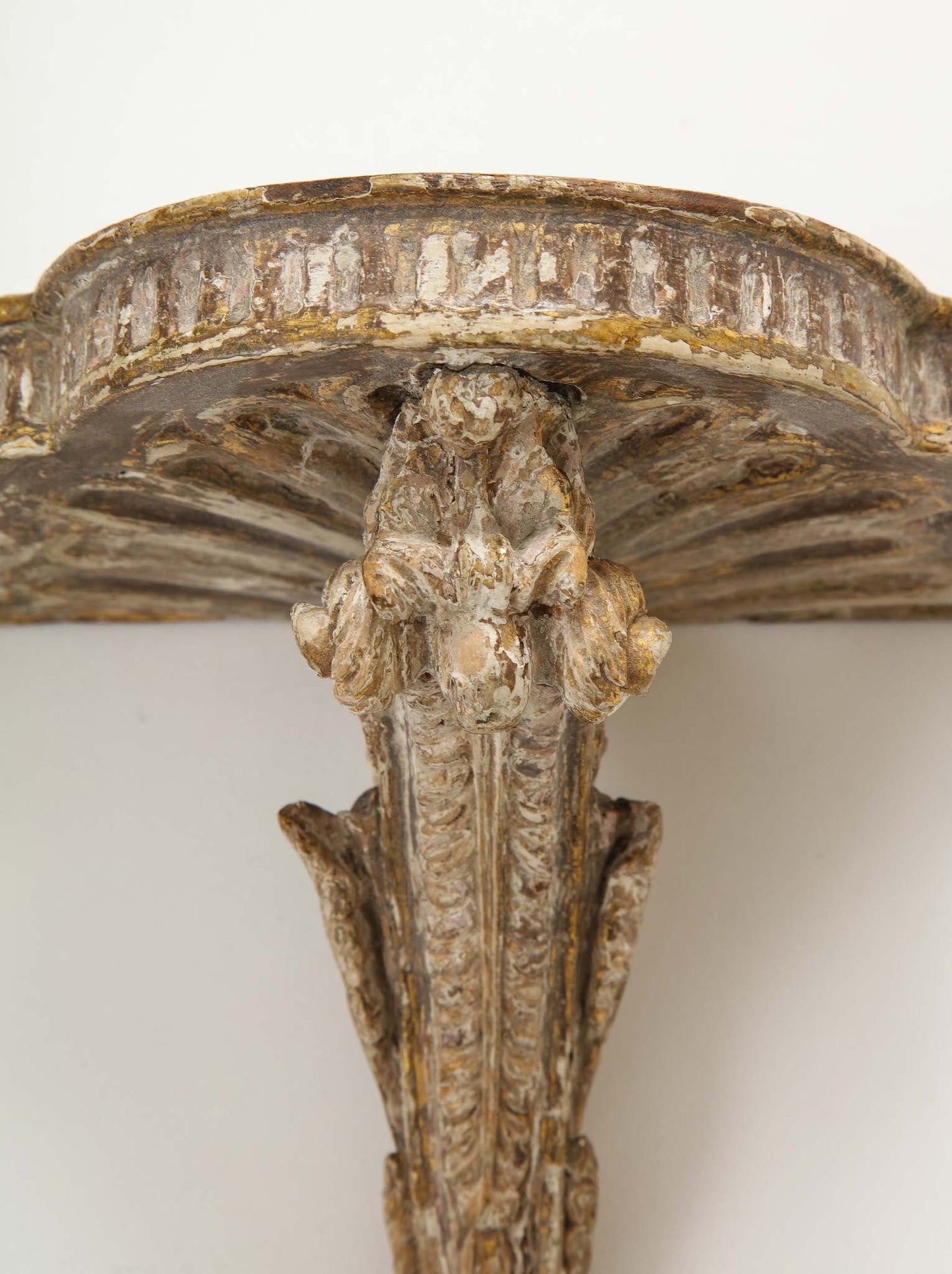 Neoclassical-Giltwood-Bracket-(single)-6