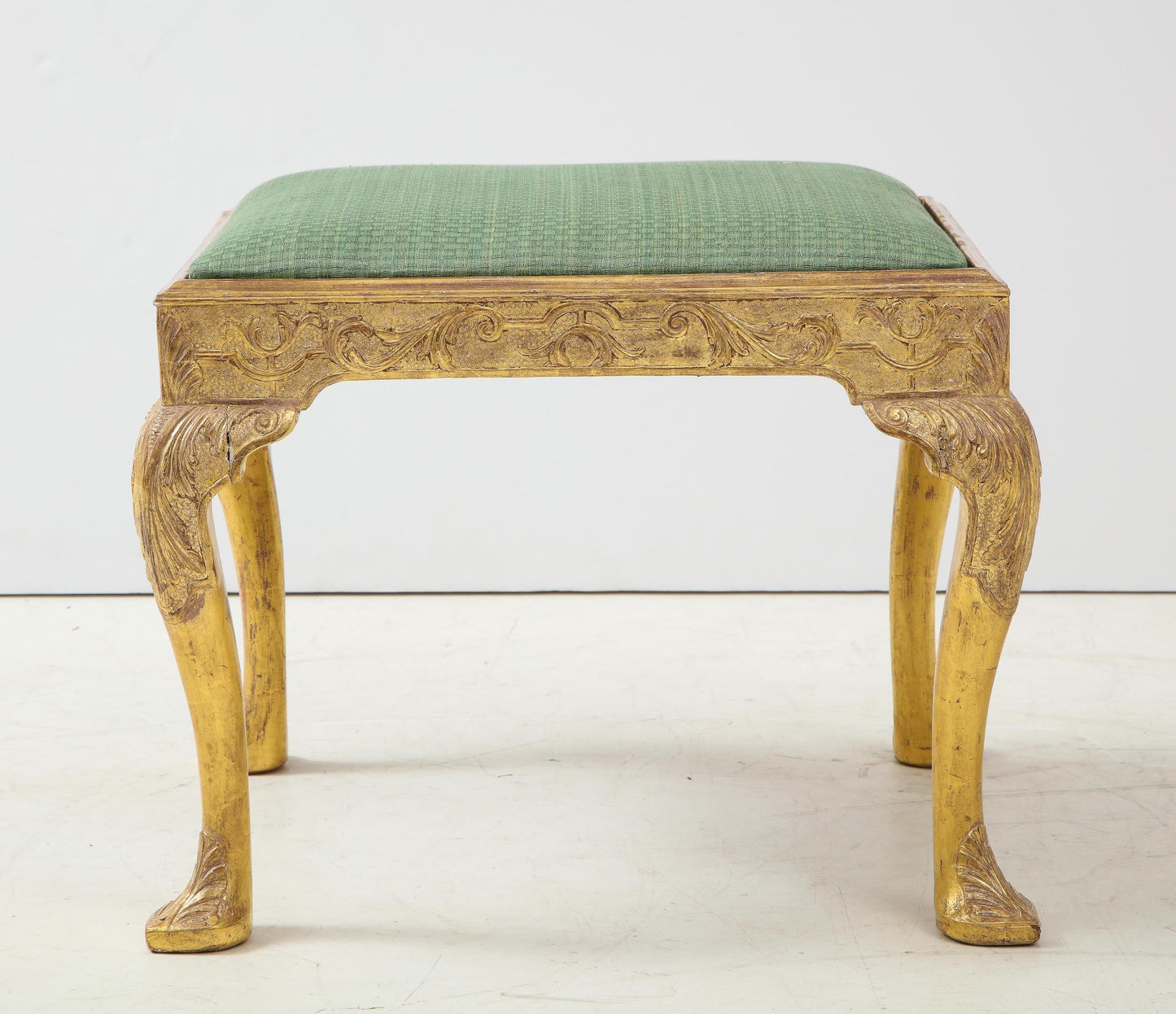 Carved-Gesso-Stool-with-Drop-In-Seat-(C-1740)-1