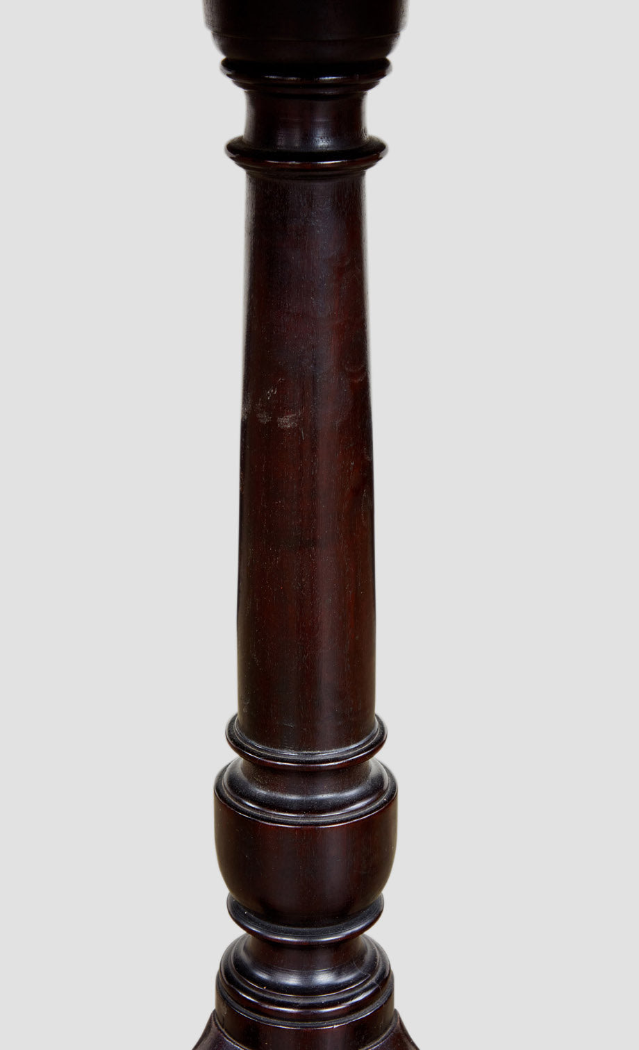 Mahogany Tripod Tea Table with Piecrust Top