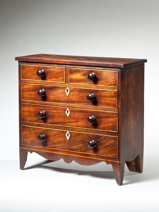 Miniature-Regency-Chest